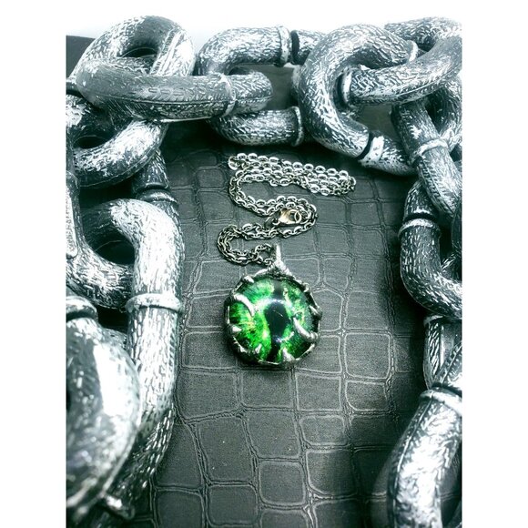 Green gothic dragon eye - Picture 3 of 12